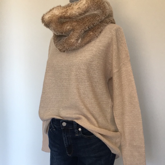 NWT GAP Shimmery Leggings-friendly Hi-lo Hem Pullover Sweater, size Medium ⭐️ - Picture 11 of 15